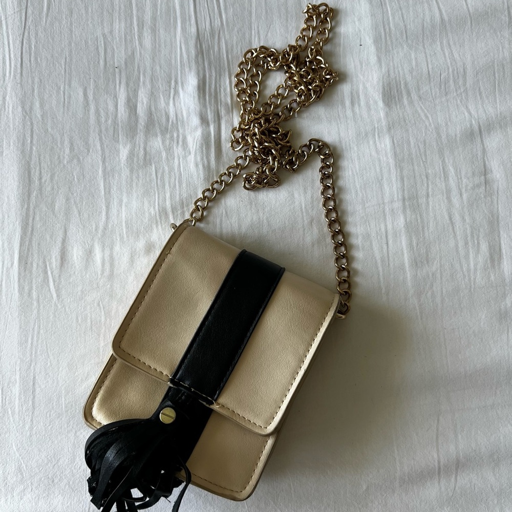 Elegant Cream and Black Crossbody Bag